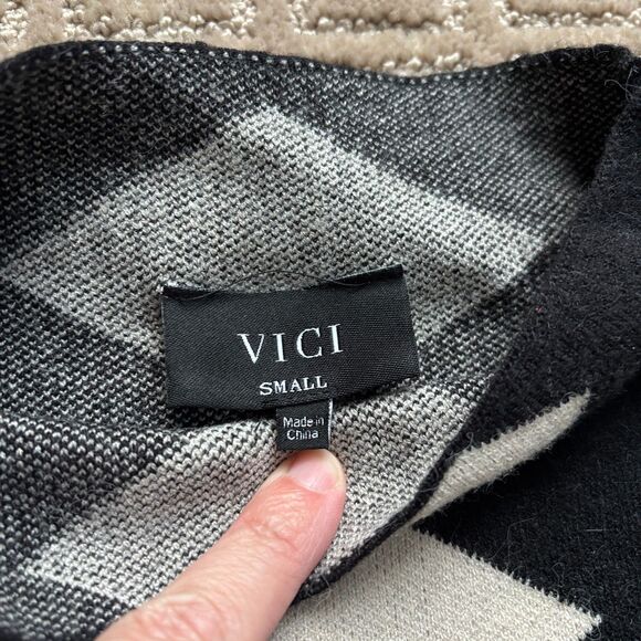 Vici Zig Zag Chevron Knit Sweater Women's S Black White Boho Funky Witchy - Picture 4 of 8